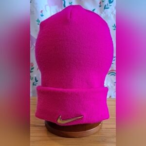 NWOT Nike Hot Pink Casual Athletic Outdoor Running Winter Everyday Beanie Hat